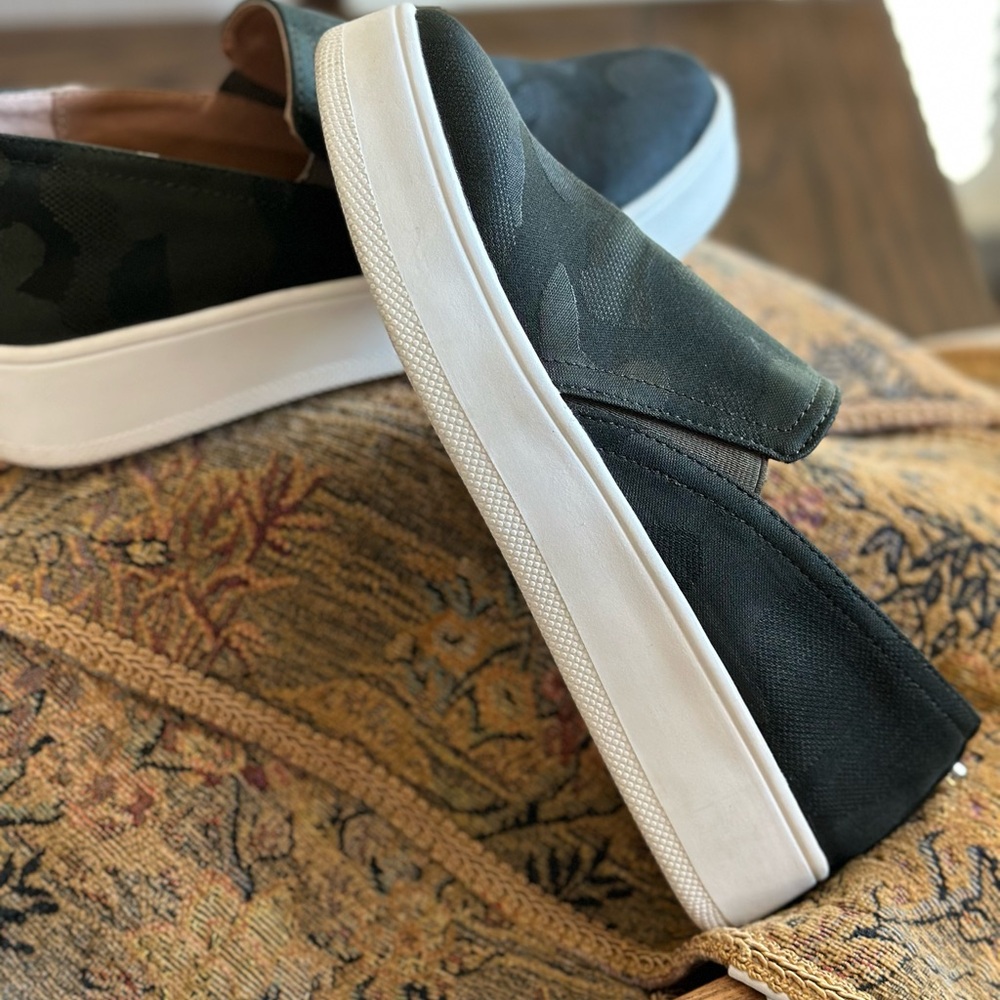 Steve Madden Camo Loafers 8.5